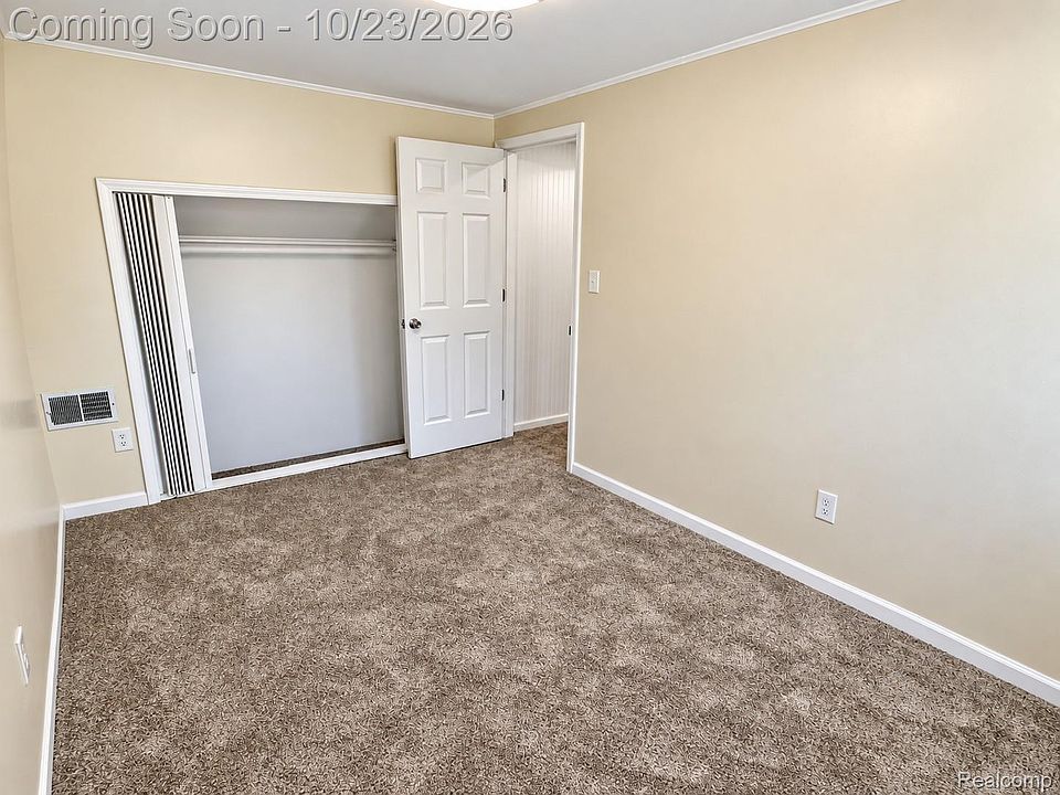 23076 Hoover Ave, photo 22