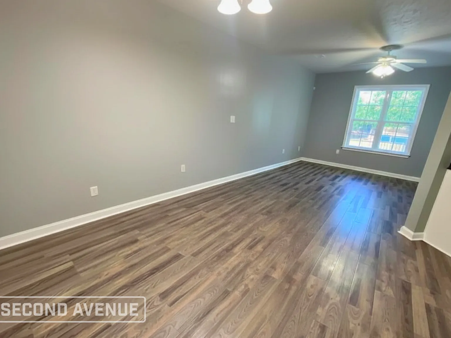 3 bed, 2.5 bath, 1608 sqft, $1,895 — Photo 3