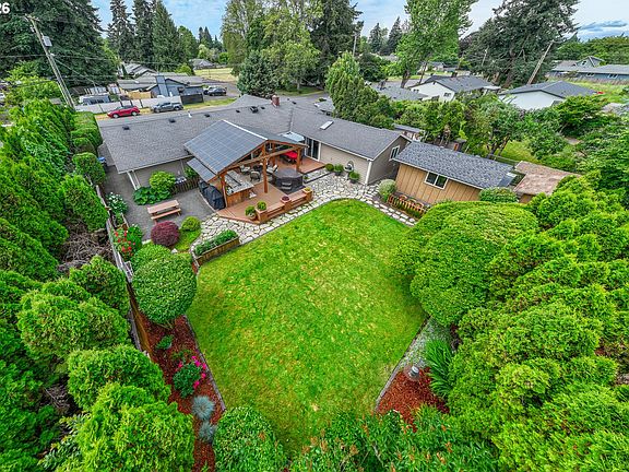 4th image of 143 Ferndale Dr