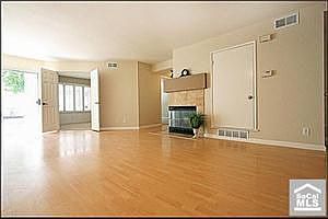 1st image of 3 Glenoaks
