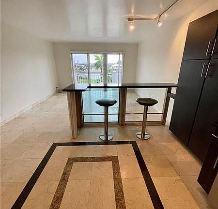 2nd image of 550 Bayshore Dr APT 411