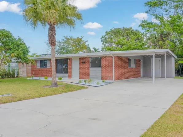 2123 Harbor LN, NAPLES, FL 34104