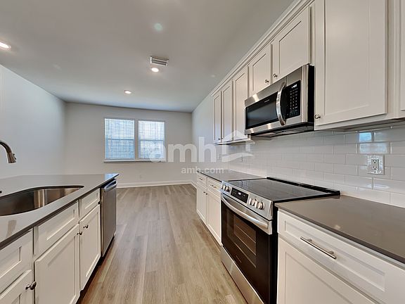 4th image of 563 Plumeria Ln