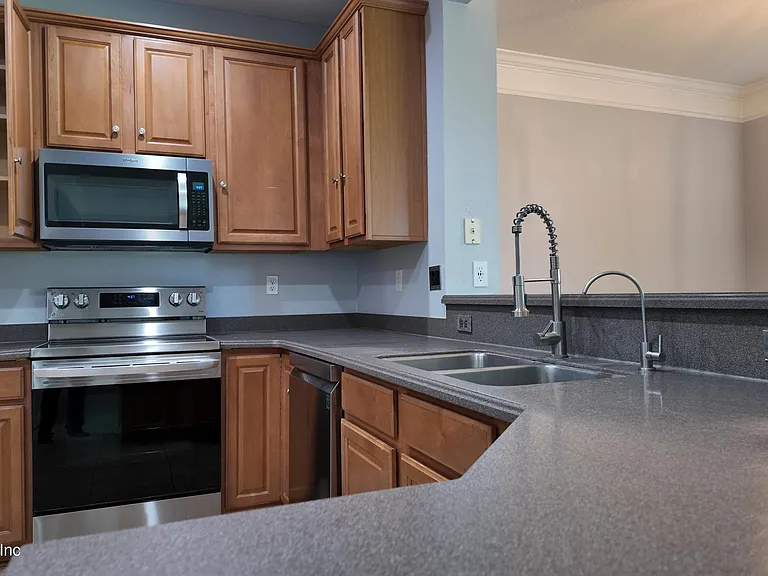11015 Castlemain Cir E — Photo 12