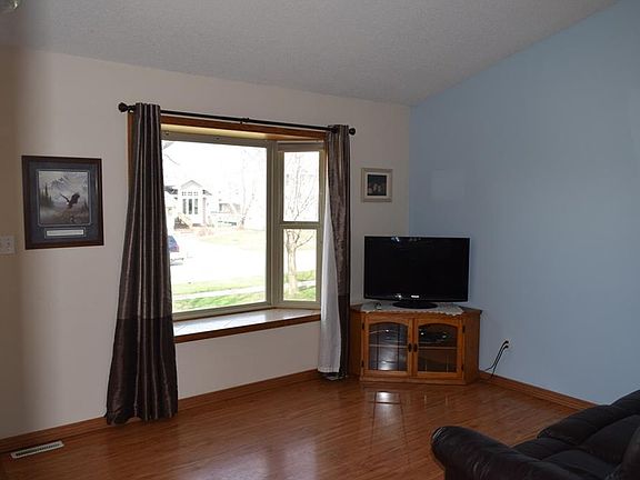 4th image of 1601 NW Linwood Dr
