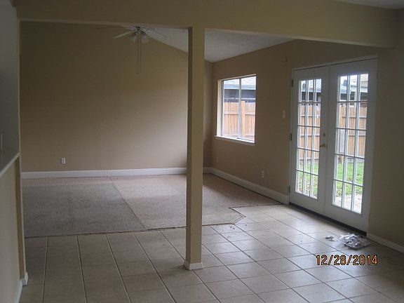 3rd image of 1914 Vail Dr