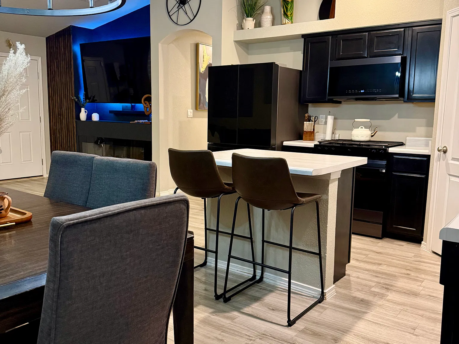 4 bed, 1335 sqft, $1,850 — Photo 4