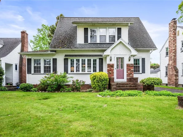 377 Winfield Rd, Rochester, NY 14622