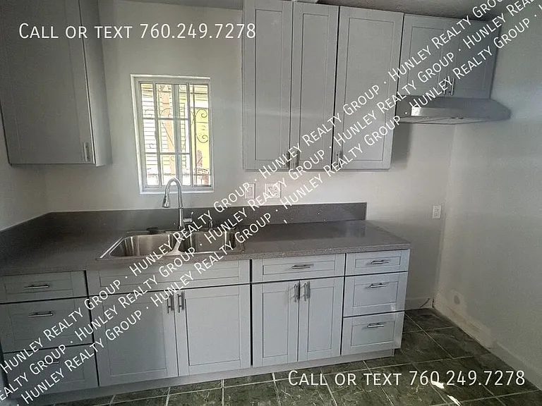 1376 Gaviota Ave — Photo 4