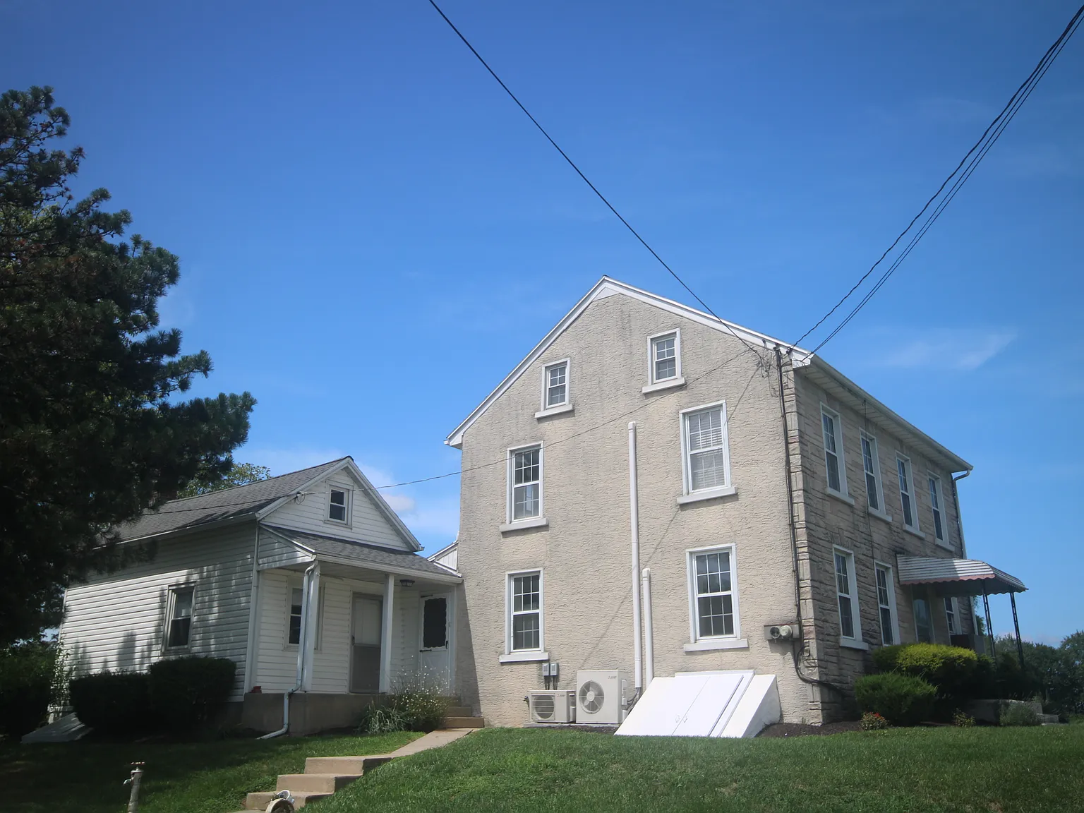 1 bed, 1.5 bath, 1100 sqft, $1,500 — Photo 2