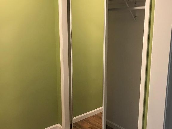 4th image of 4925 Beverly Blvd APT 4