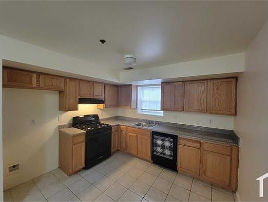 3rd image of 37 Bragaw Ave APT 1