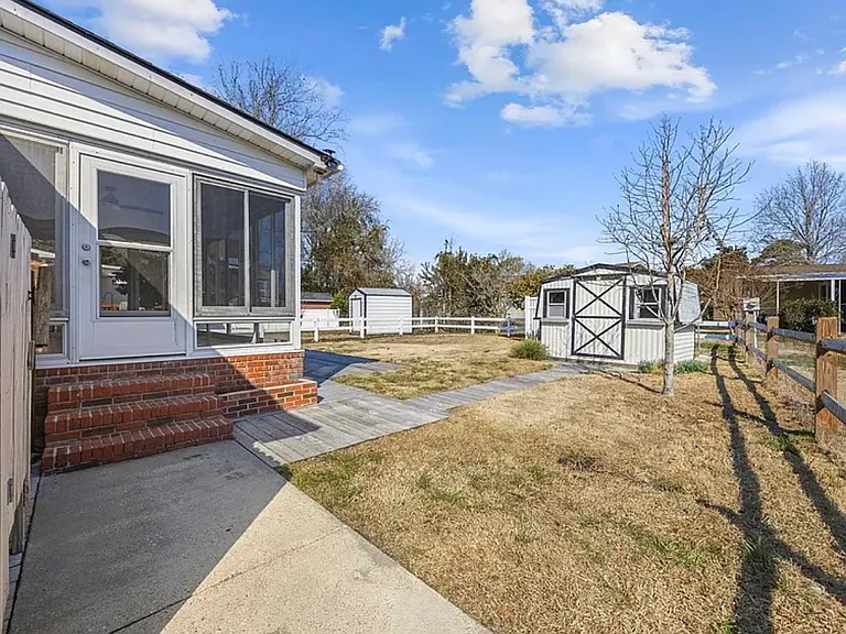 1145 Forest Dr — Photo 11