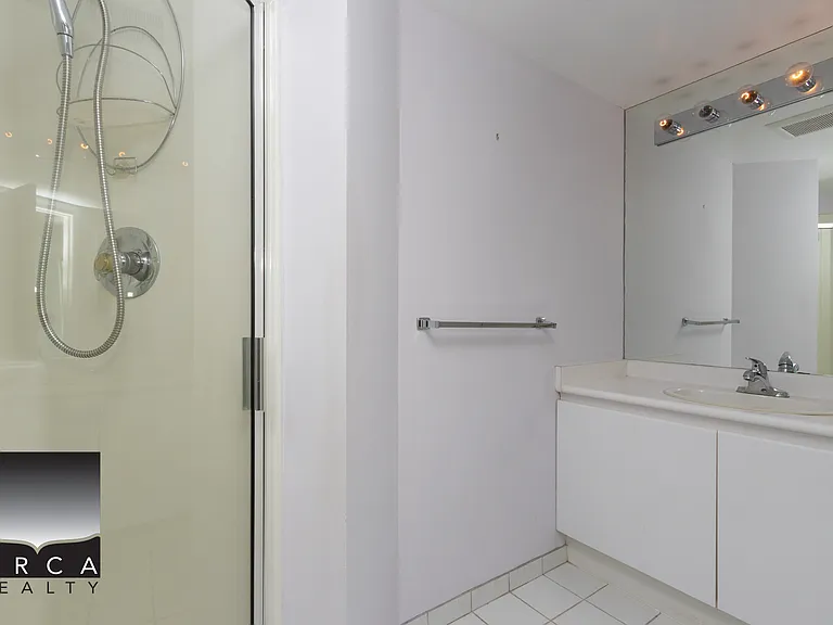 120 W 2nd St #2401 — Photo 14