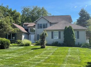 1294 Deepwood Dr, Macedonia, OH 44056