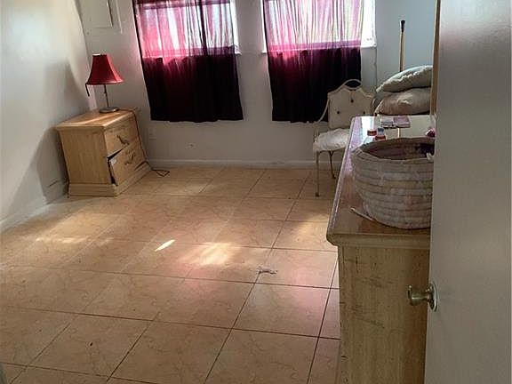 2nd image of 14 Tangerine Ct