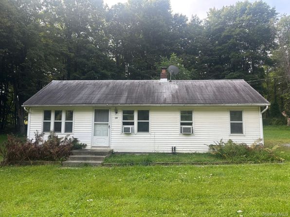 706 Beekman Rd