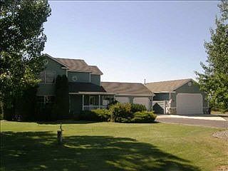 1st image of 415 Coulee Dr