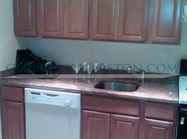 361 Faneuil St APT 3, Brighton, MA 02135