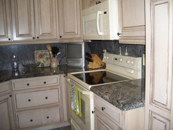 4th image of 711 Sunny Pine Way APT H1