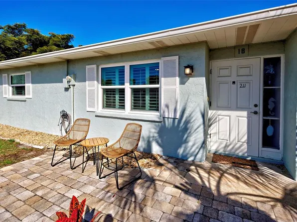 211 BEACH MANOR LANE #18, VENICE, FL 34285