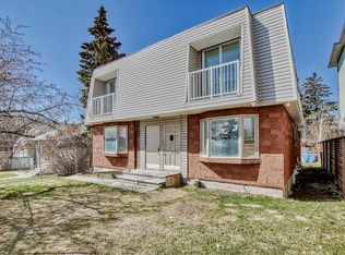 1917 24th St SW #A-B, Calgary, AB T3E 1S9