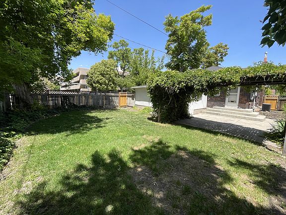2nd image of 204 E Ramona Ave