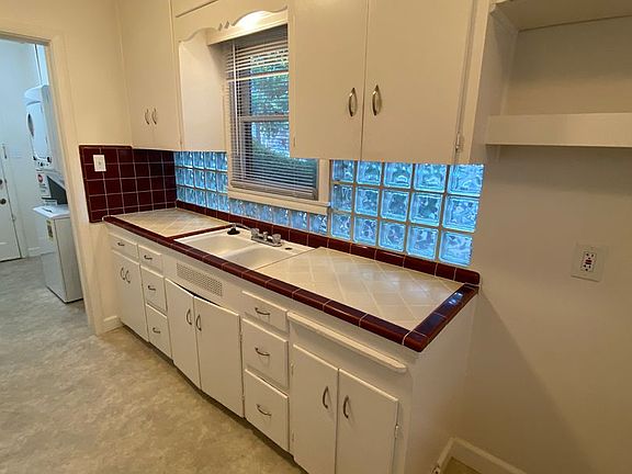3rd image of 2410 F St APT 1