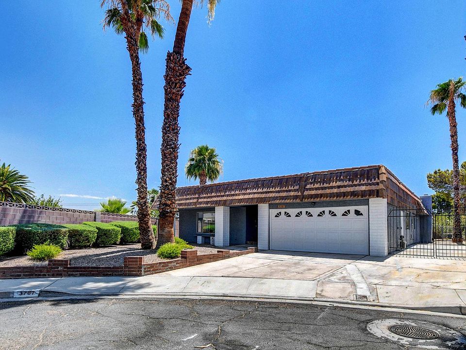 Front yard/RV parking