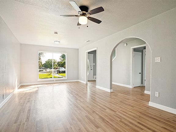 5th image of 4401 Ivy Dr