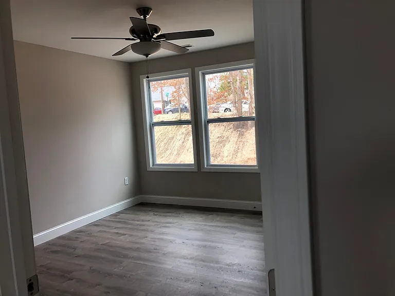 117 Burton St — Photo 5