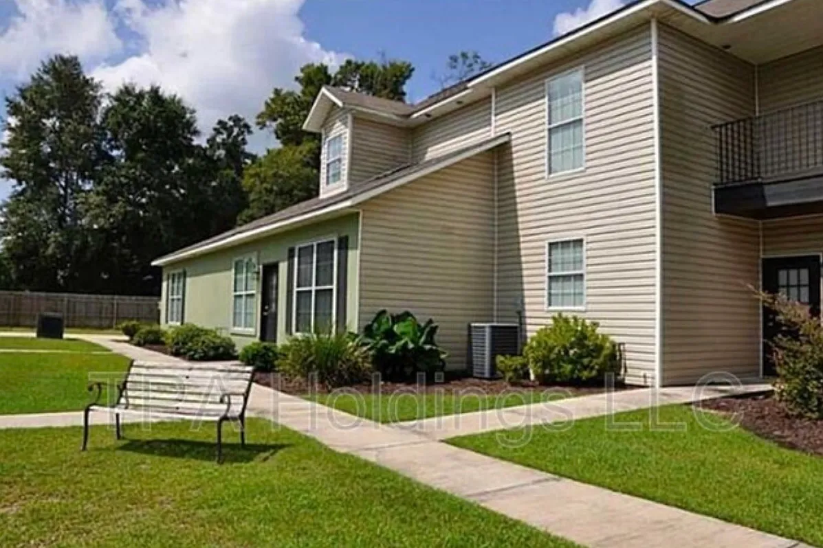 3 bed, 1655 sqft, $1,850 — Photo 1