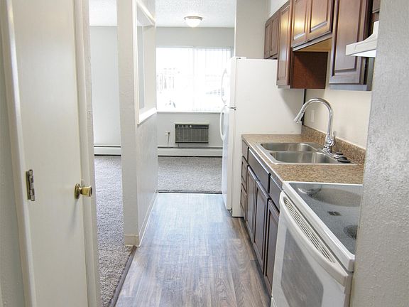 3rd image of 3048 W Amherst Ave APT 103