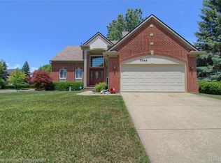 7749 Dover Dr, Ypsilanti, MI 48197