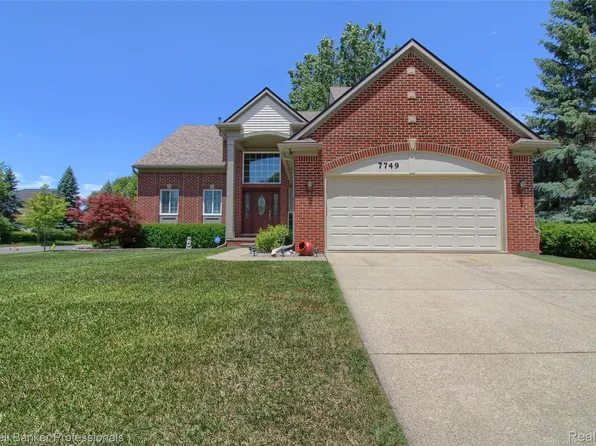 7749 Dover Dr, Ypsilanti, MI 48197