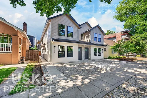 2710 T St Photo 1
