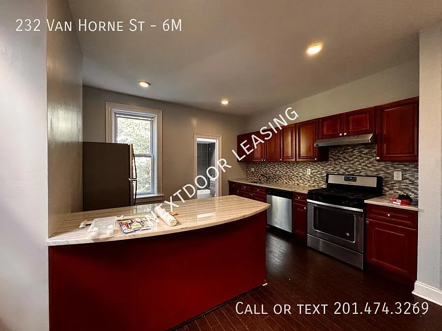 232 Van Horne St #6M