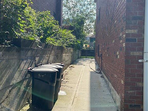 3rd image of 541 Logan Ave