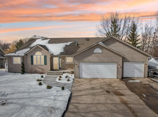 1338 Dunsmore Dr, Waconia, MN 55387