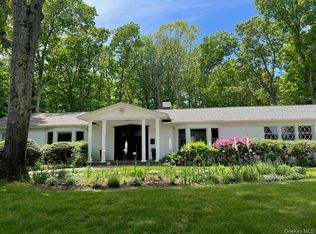 2 Soundview Dr, Port Jefferson, NY 11777