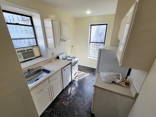 Rented by Bruma Realty LLC | media 4