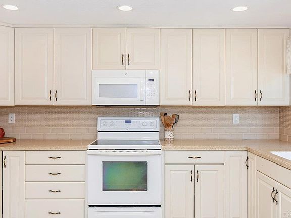 3rd image of 1377 Hempden Ct