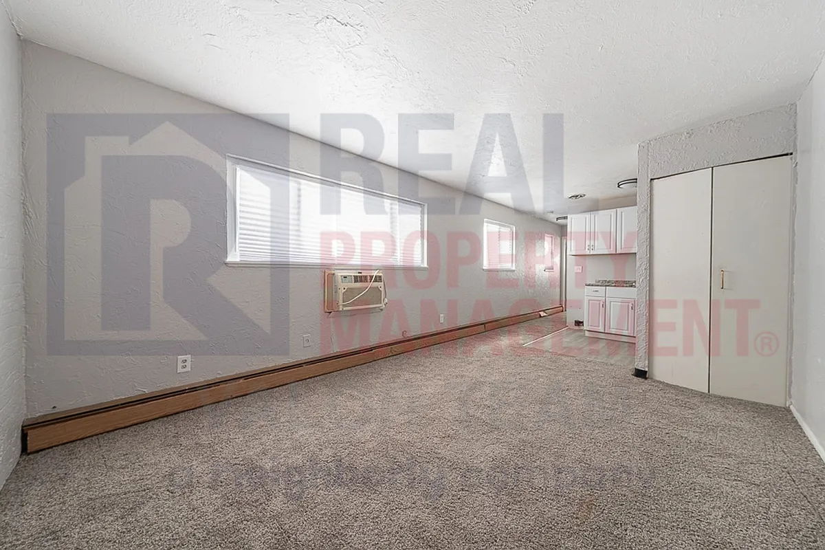 Building Photo - 3520 W 105th,