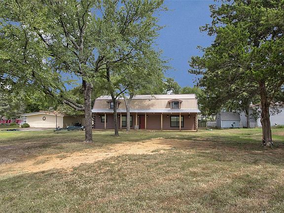 2nd image of 608 Kiowa Dr E
