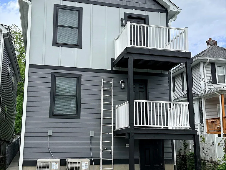 268 Carpenter Ave #1 — Photo 4