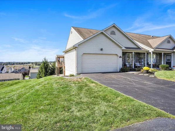 447 Thrush Dr, Manheim, PA 17545