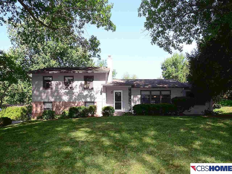 1st image of 2122 S 106th St