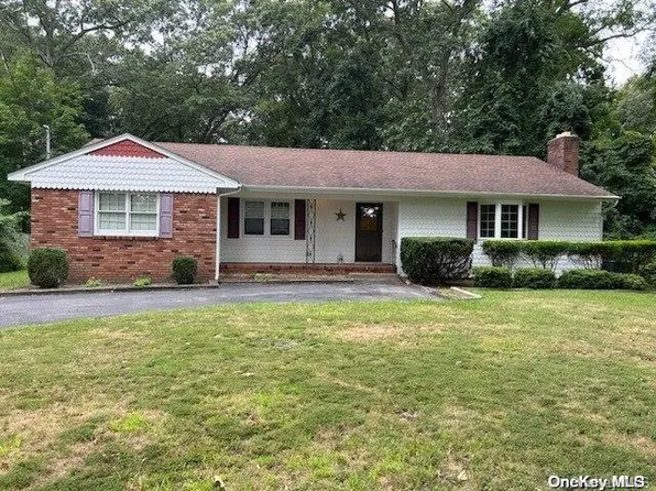 28 N Swezeytown Road, Middle Island, NY 11953