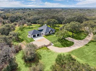 1109 County Road 157, Columbus, TX 78934