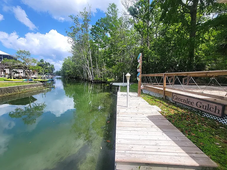 7222 Tropical Dr — Photo 9